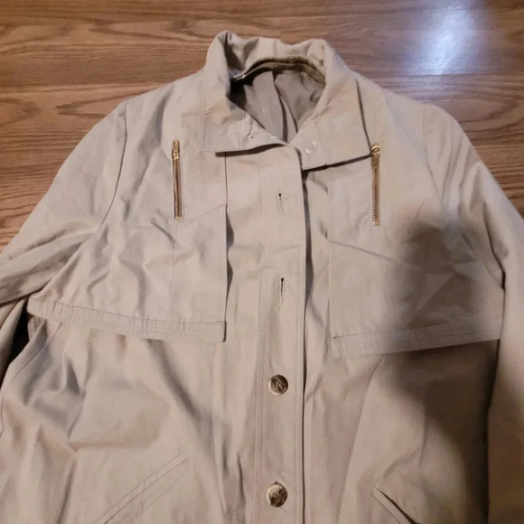 Vintage Women's Trench Coat - Picture 12 of 12